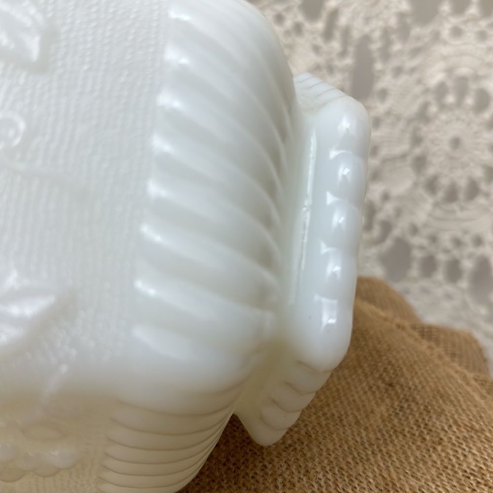 Hexagon Milk Glass Vintage Anchor Hocking Fire King Pedestal Vase Harvest Grape - Picture 7 of 9